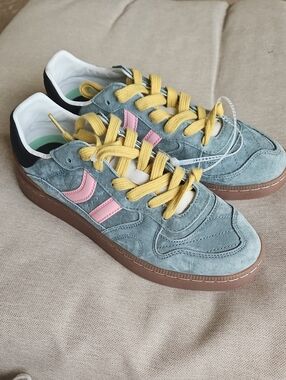 Coolway Goal Soccer Inspired Suede Sneakers Green With Yellow Laces Men's 6 EU40